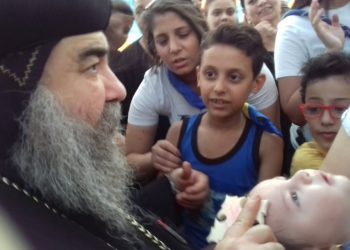 لا أسراب حمام أثناء طواف موكب العذراء أمس