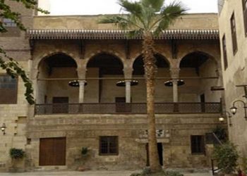 “الهجان” يتابع ترميم قصر يوسف كمال ..والآثار تطالب بمهلة