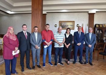 محافظ مطروح يلتقى وفد المجلس القومى لحقوق الإنسان