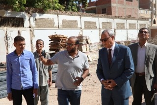 محافظ قنا يتفقد مجمع الصناعات وإحلال مستشفى نجع حمادى