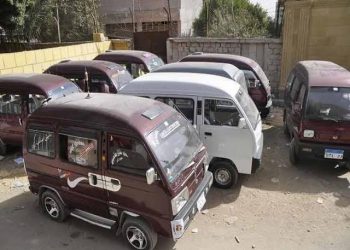"زين الدين" يطالب كل محافظة بالبدء في استبدال التوكتوك بسيارات الفان للتصديق على المشروع