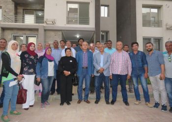 نائب رئيس “هيئة المجتمعات العمرانية” يفتتح نفقي مشاة أسفل الطريق الرئيسي بمدينة العبور
