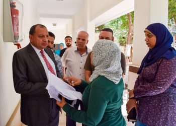 رئيس جامعة بني سويف: شراء الطلاب للكتاب الجامعي ليس إجباري
