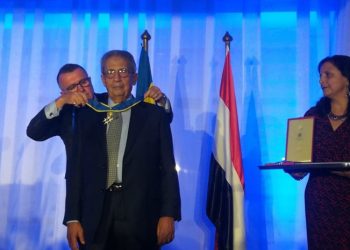 تقليد عمرو موسى "وسام النجم الملكي" برتبة قائد من ملك السويد
