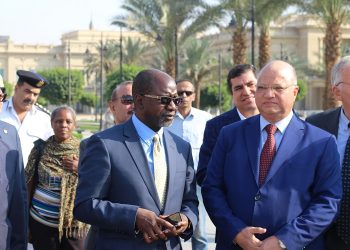 ممثل المستوطنات البشرية يتفقد تطوير ميدان عابدين وإحياء القاهرة التاريخية