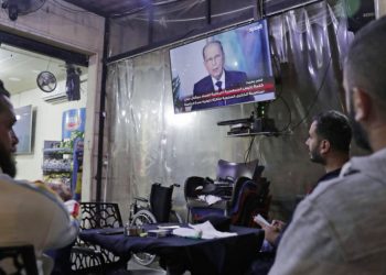 الرئيس اللبناني يدعو إلى تشكيل حكومة جديدة