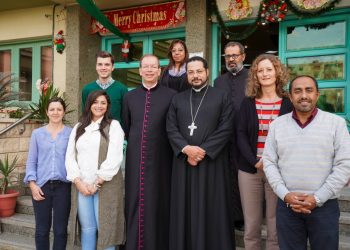 الأنبا باخوم يستقبل وفد ألماني من هيئة مسيو