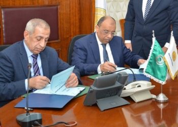 وزير التنمية المحلية يوقع بروتوكول تعاون لتنفيذ حملة “الأكاديمية خضراء دومًا لا يومًا”