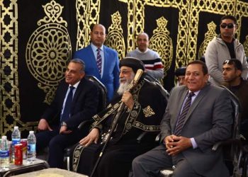 القيادات الأمنية يستقبلون البابا بسوهاج