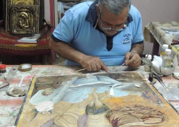 المهندس “جورج نعوم”  فنان يرسم الأيقونات منذ أكثر من 35 عاما
