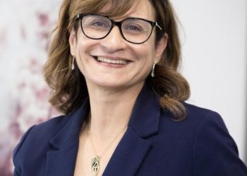تعرف على سر نجاح البروفيسورة أماني ذكري في مجالات طب الجهاز الهضمي والكبد بأستراليا