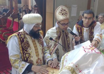 بالصور.. سيامة كاهن جديد بكنيسة الأنبا أنطونيوس بإيبارشية السويس