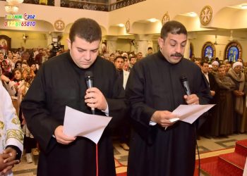 الأنبا بساده يُسيم كاهنين بإيبارشية إخميم وساقلته