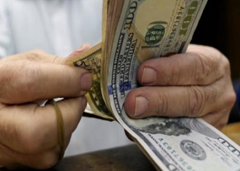 لليوم الثالث على التوالي .. ارتفاع طفيف فى سعر الدولار مقبل الجنيه