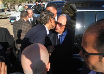أهالي مركز أوسيم  يستقبلون رئيس حزب الوفد