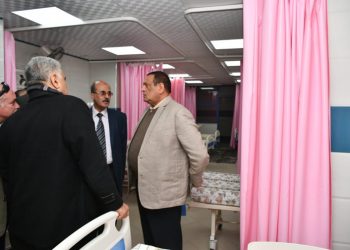 محافظ البحيرة يتفقد قسم الأطفال الجديد بمستشفي رشيد