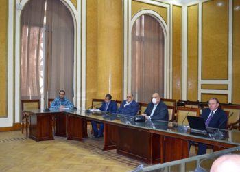 نائب وزير الإسكان يناقشون خطة الدولة لترشيد استهلاك المياه.. وتعظيم الاستفادة من المياه المتاحة