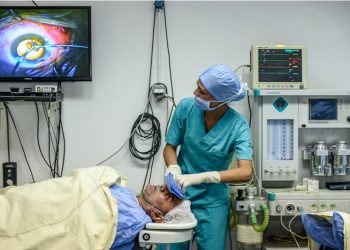 “الأرومان” تقوم باجراء عمليات عيون على غير القادرين بمحافظة كفرالشيخ