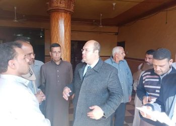 نائب محافظ الجيزة يتفقد قرية القبابات بأطفيح