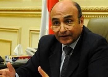 خلال اجتماعه مع رئيس الوزراء عبر الفيديو كونفرانس.. وزير العدل يعلن خطة الوزارة لتخفيف ضغط العاملين فى الحضور و الانصراف