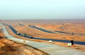 اغلاق طريق الصعيد الشرقي في اتجاه محافظة أسيوط لسوء الأحوال الجوية