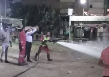 برلمانى بالسويس  يقود تعقيم و تطهير سوق التوفيقية ومنطقة سكن مصابي كورونا