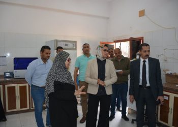نائب المحافظ يتفقد مستشفيات مدينة الخارجة