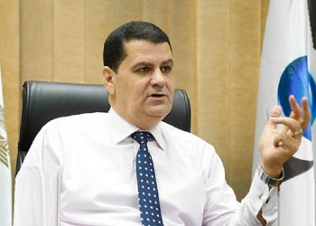 رئيس جهاز حماية المستهلك يبحث جاهزية المصانع لإنتاج الكمامات القماش