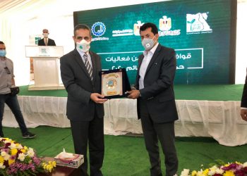 وزير الرياضة يطلق قافلة مصر الخير  الثانية للمساعدات الغذائية لـ ١٨ محافظة