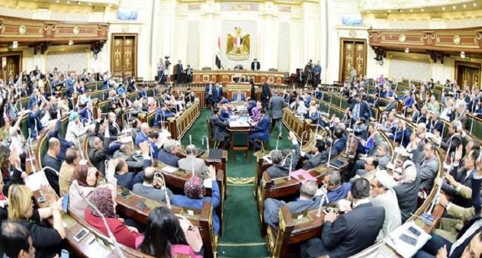 البرلمان يوافق على المادة المنظمة لإيداع الذهب والنقد الأجنبي