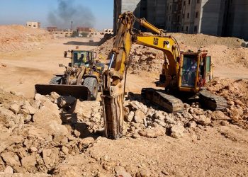 وزير الإسكان: جار تنفيذ أعمال المرافق والتشطيبات الخارجية لعمارات “الإسكان الاجتماعى” بمدينة حدائق أكتوبر