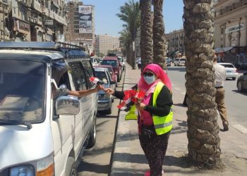 المصريين الأحرار بالسويس يحتفل بثورة 30 يونيو بتوزيع أعلام مصر والكمامات الطبية