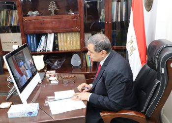 وزيرا القوي العاملة والبيئة يبحثان آليات دمج القطاع غير الرسمي فى منظومة المخلفات