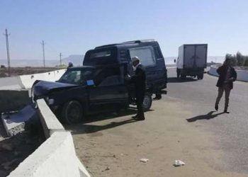 إصابة 4 أمناء شرطة اثر تصادم سيارتهم بشجرة في البحيرة