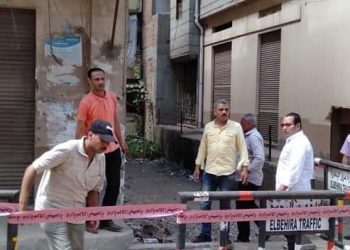 سقوط بلكونة منزل قديم وتوقف حركة المرور برشيد