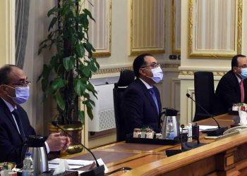 مدبولى  يتابع موقف المشروعات التنموية والخدمية الجارى تنفيذها فى محافظة السويس
