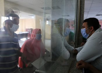 توافد المواطنين خلال الإجازات  للتصالح في مخالفات البناء بالسويس