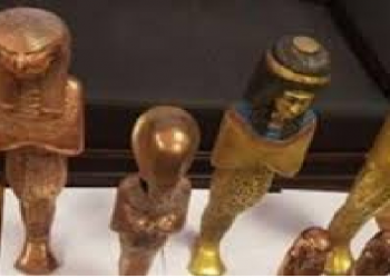 ضبط 5 أشخاص بحوزتهم 4 تماثيل حجرية بإقليم بنها