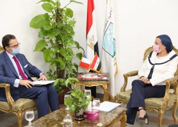 “فؤاد” تبحث  تعاون مصري فرنسي لدعم المبادرة الرئاسية المصرية للربط بين اتفاقيات ريو الثلاث