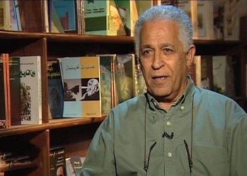 نجيب ساويرس يقدم جائزة الإنجاز الإبداعي لمصمم المناظر الشهير أنسي أبوسيف