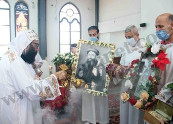 بالصور.. أسقفية الخدمات تحتفل بعيد ميلادها ال58