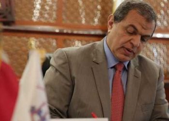 وزير القوى العاملة يهنئ “الزملوط ” بالعيد القومي للوادي الجديد