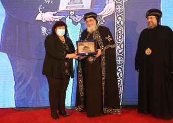 بالإنـابـة  عن رئيس الوزراء .. وزيرة الثقافة تشهد الإحتفال بالعيد الثامن لتجليس البابا تواضروس الثاني