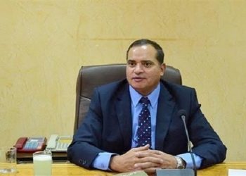 الدكتور أحمد عزيز رئيس جامعة سوهاج