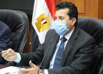 وزير الشباب والرياضة يبحث آخر الاستعدادات الطبية للمونديال