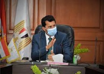 “صبحي” يطمئن على بعثة منتخب الشباب بعد إصابة اللاعبين بكورونا
