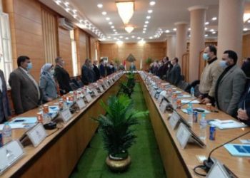 مجلس جامعة بنها يبدأ جلسته بالوقوف دقيقة حداد على أرواح شهداء الشرطة