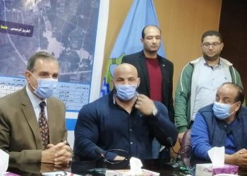 محافظ كفرالشيخ يكرم ” بيج رامى” ويقرر إطلاق اسمه على منشأة رياضية