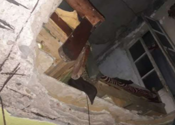 انهيار سقف في عقار من بالمنشية وإخلائه من السكان