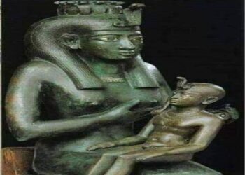 في عيد الأم.. “دعاء الأبناء لا يصل إلى آذان السماء إلا إذا خرج من فم الأمهات” عند المصري القديم